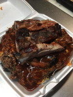 T D's Barbecue food