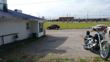 Fairgrounds Drive-in outside