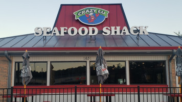 Crazy Lu Seafood Shack inside