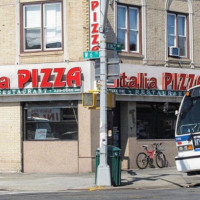 Italia Pizza outside