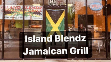 Island Blendz Jamaican Grill food