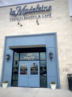 La Madeleine French Bakery Cafe outside