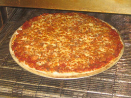 Brown Brothers Pizza food