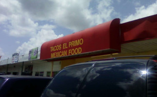 Tacos El Primo outside