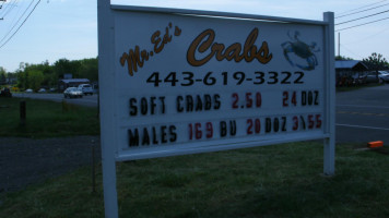 Mr. Ed's Crabs outside