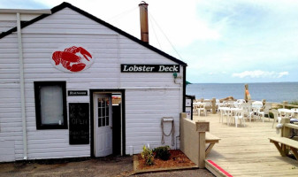 Duryea's Lobster Deck Seafood Market inside