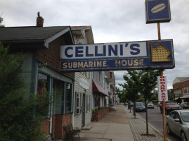 Cellini's Submarine House food