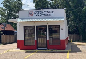 Catfish Corner Express inside