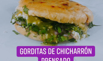 Charly's Super Tortas Chilangas food