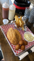 Fry Daddy's Fish And Chicken House food