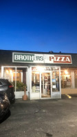 Brothers Pizza Italian outside