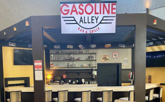 Gasoline Alley Grille food