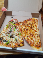 Mario’s Pizza food