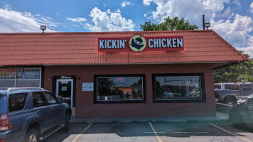 Kickin Chicken outside