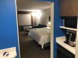 Holiday Inn Express Suites Gainesville Lake Lanier Area, An Ihg inside
