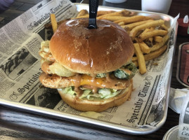 Twisted Burger Round Lake food