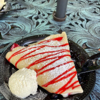 Mimi's Famous Crepes food