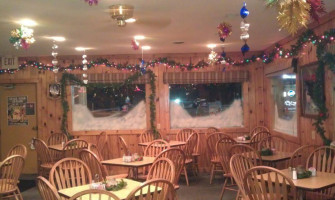 Bear Lake Bar Restaurant inside