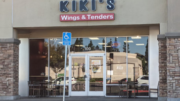 Kiki's Chicken Place outside