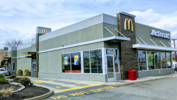 Mcdonald's outside