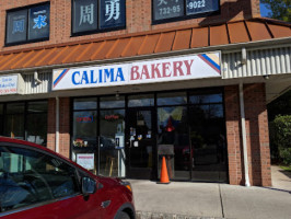 Calima Bakery outside