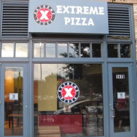 Extreme Pizza Pentagon City inside