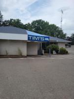 Tim's Tavern outside