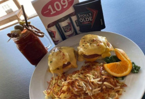 Stoll's Olde 109 food