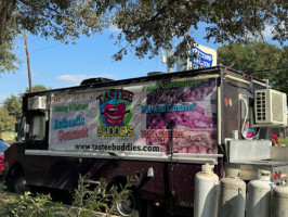 Tastee Buddies (food Truck) outside