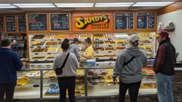 Sandy's Donuts Coffee Shop inside