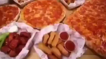 Mark's Pizzeria food