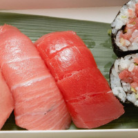 Omakai Sushi food