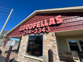 Goodfellas Pizza outside