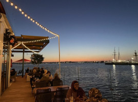 Topsail At Portside Pier food