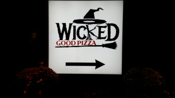 Wicked Good Pizza Plates food