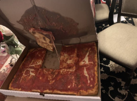 Albert’s Pizza Of Hauppauge inside