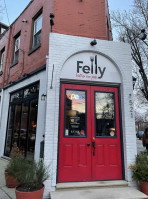 Felly Bistro On Pass outside