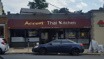 Accent Thai Kitchen outside