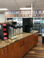Cruise 'n Market And Deli food