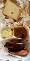 Charlie's B Que Catering food