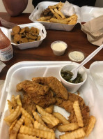 Lindy's Fried Chicken Inc food