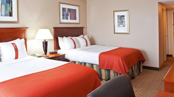 Holiday Inn Suites Cincinnati-eastgate (i-275e) An Ihg food