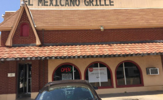 El Mexicanos Grill outside