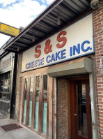 S S Cheesecake inside