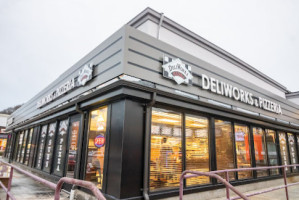 Deliworks Pizzaria outside