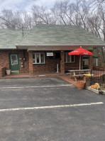 Greene's Creekside Cafe outside
