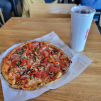 Blaze Pizza Middletown Commons food