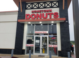 Hometown Donuts outside