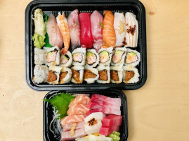 Oki Sushi inside