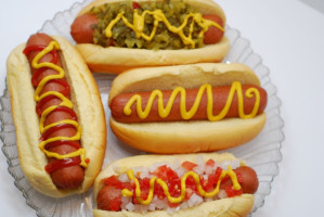 R Better Hot Dogs food